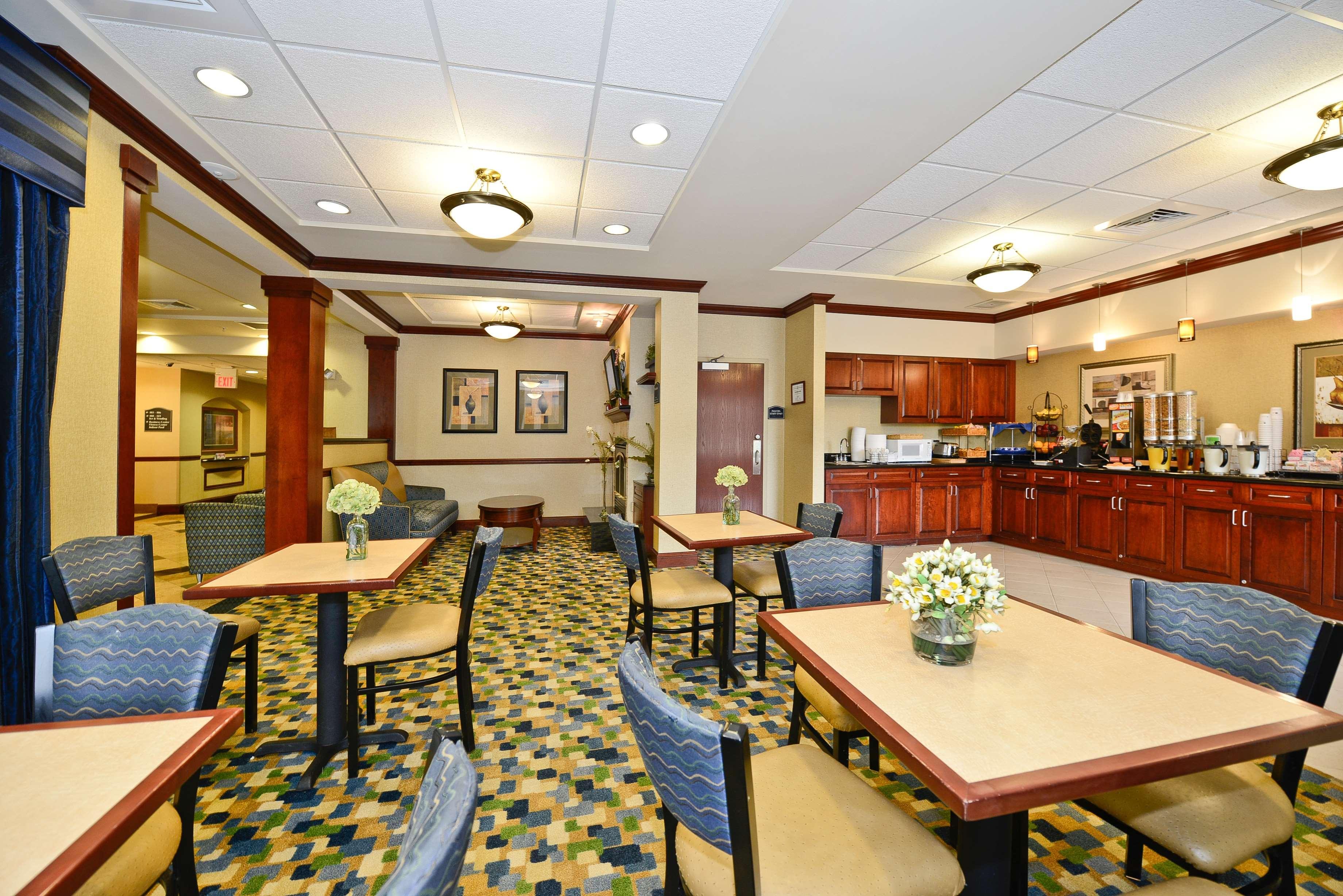 Holiday Inn Express & Suites - Williamstown - Glassboro, An Ihg Hotel Exterior photo